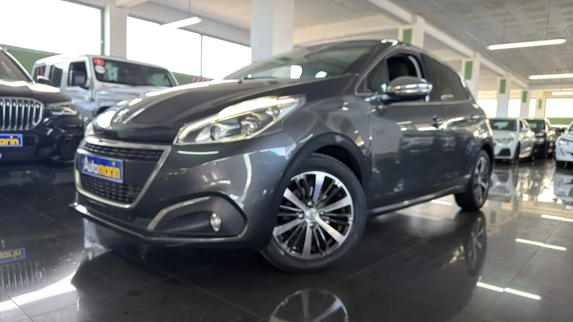 View 1 - Peugeot 208 - 2015