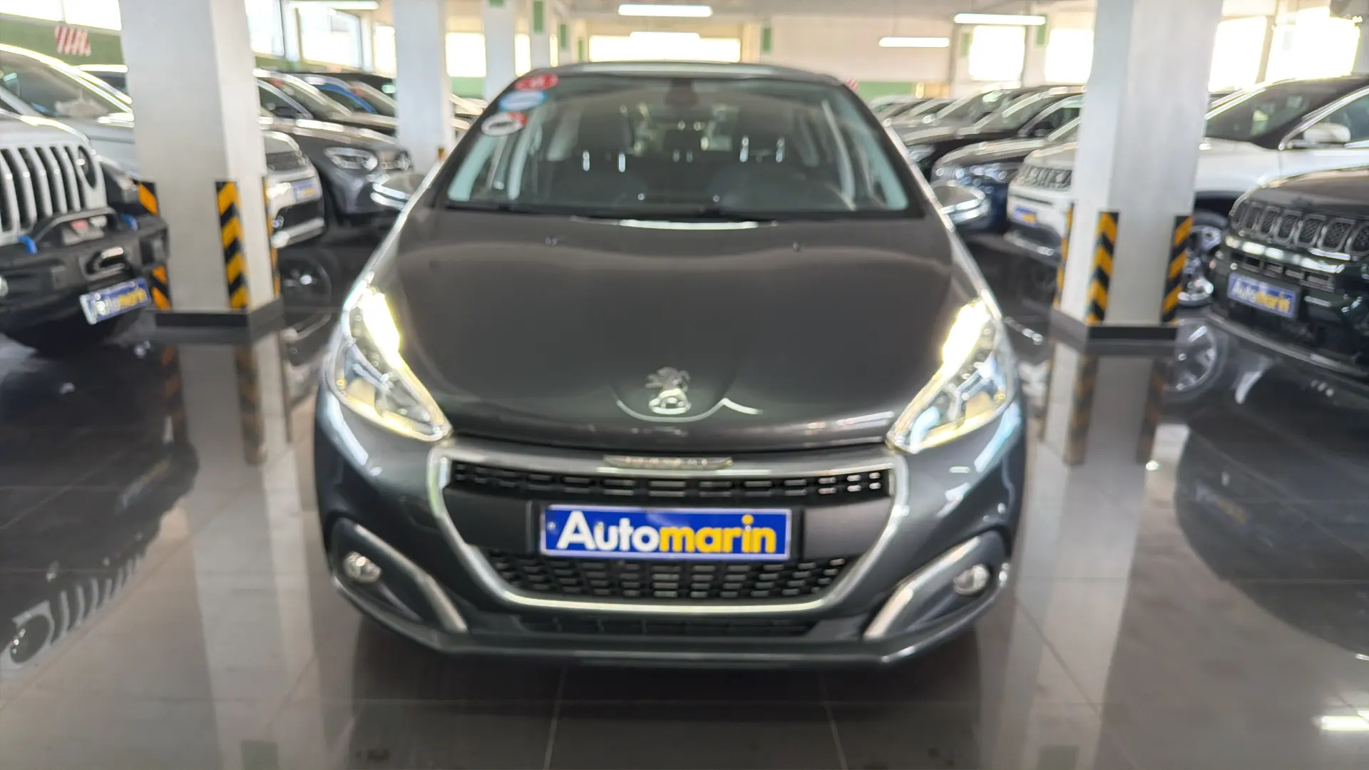 View 2 - Peugeot 208 - 2015