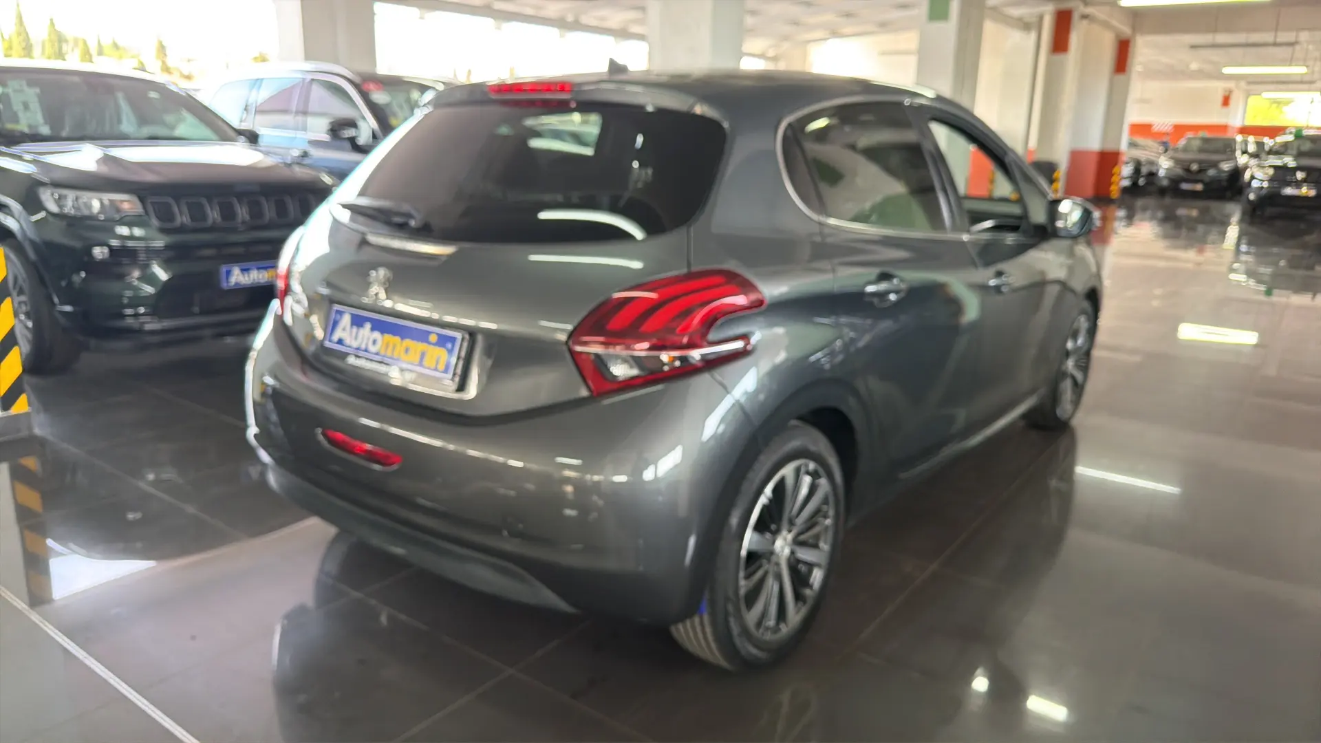 View 4 - Peugeot 208 - 2015