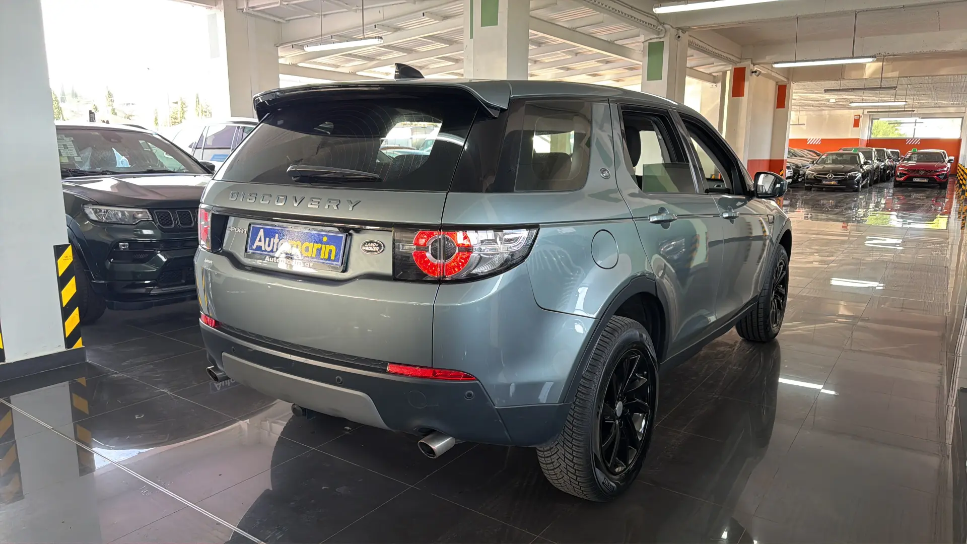 View 4 - Land Rover Discovery Sport - 2017