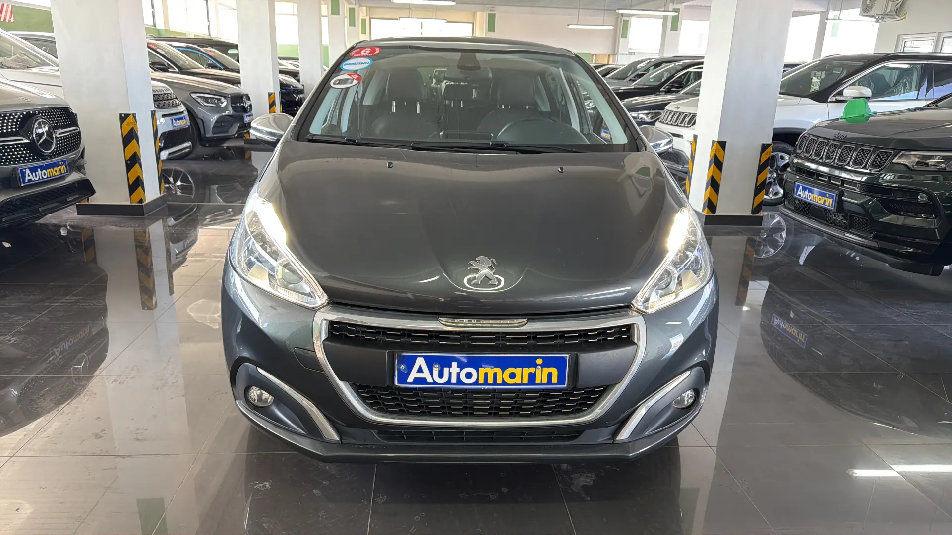 View 2 - Peugeot 208 - 2015