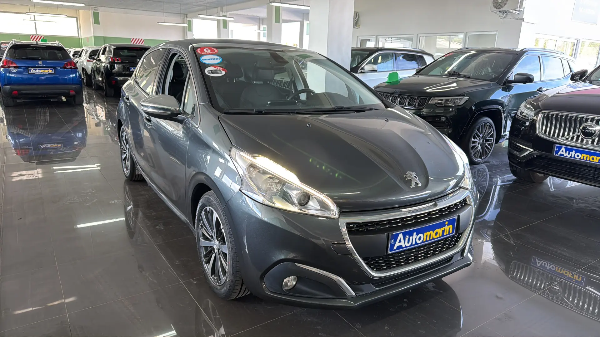 View 3 - Peugeot 208 - 2015