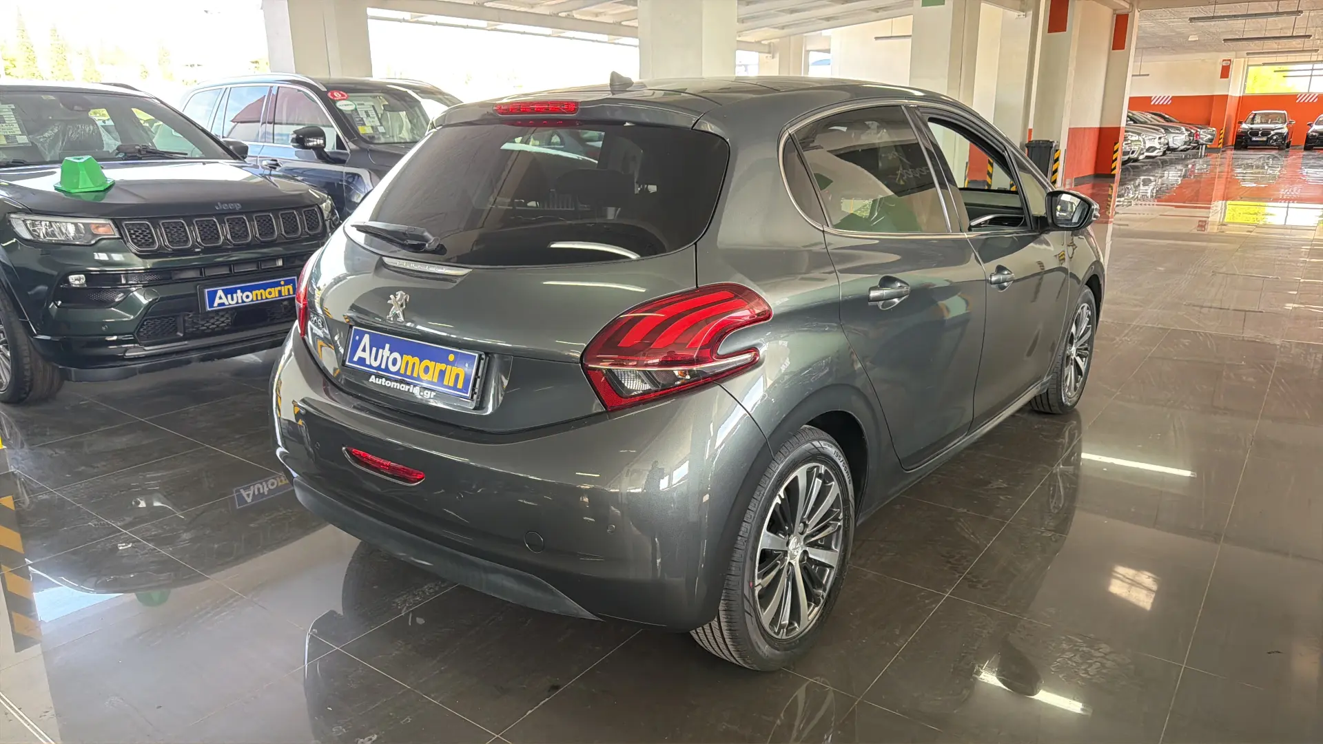 View 4 - Peugeot 208 - 2015