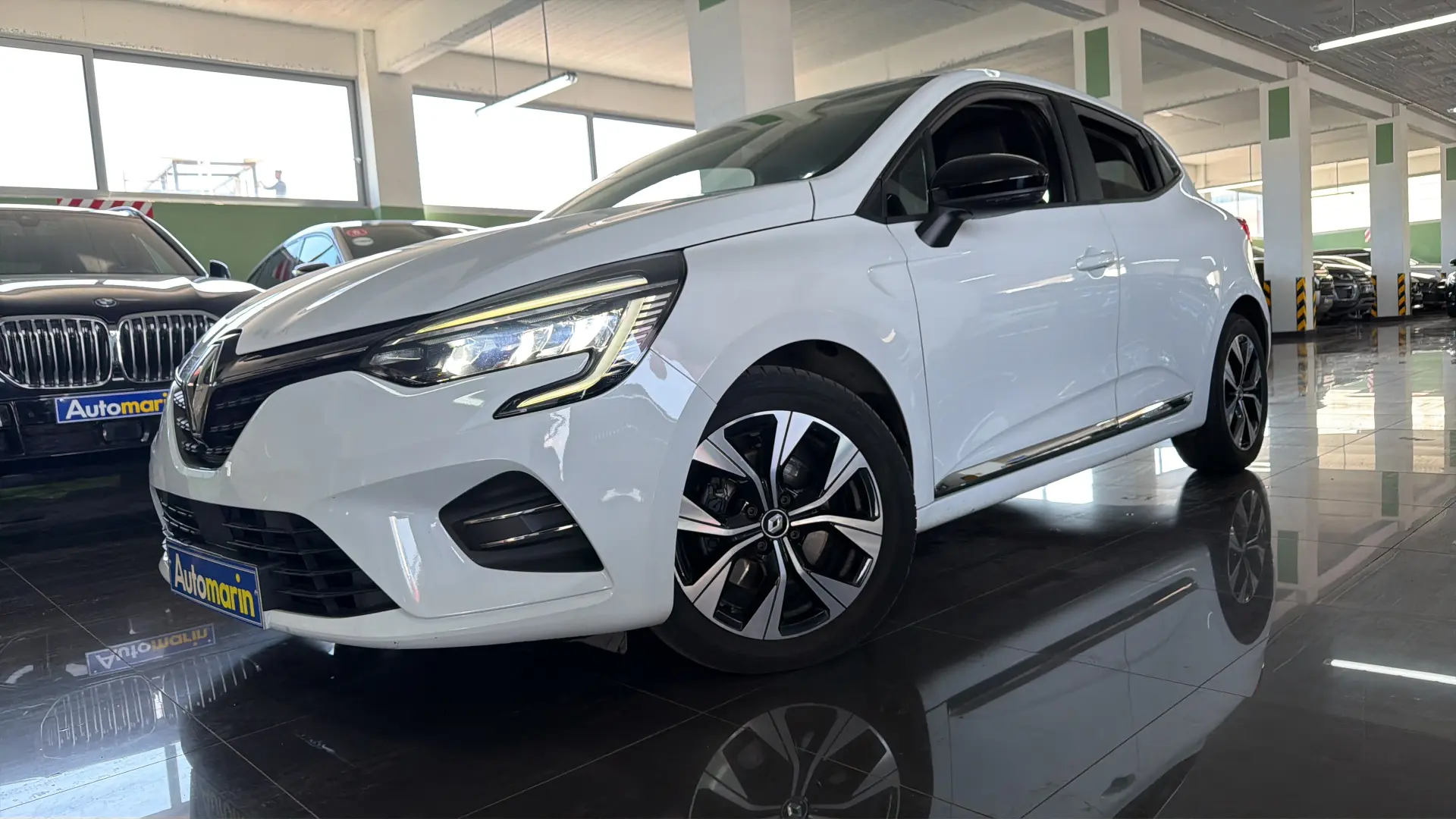 View 1 - Renault Clio - 2022