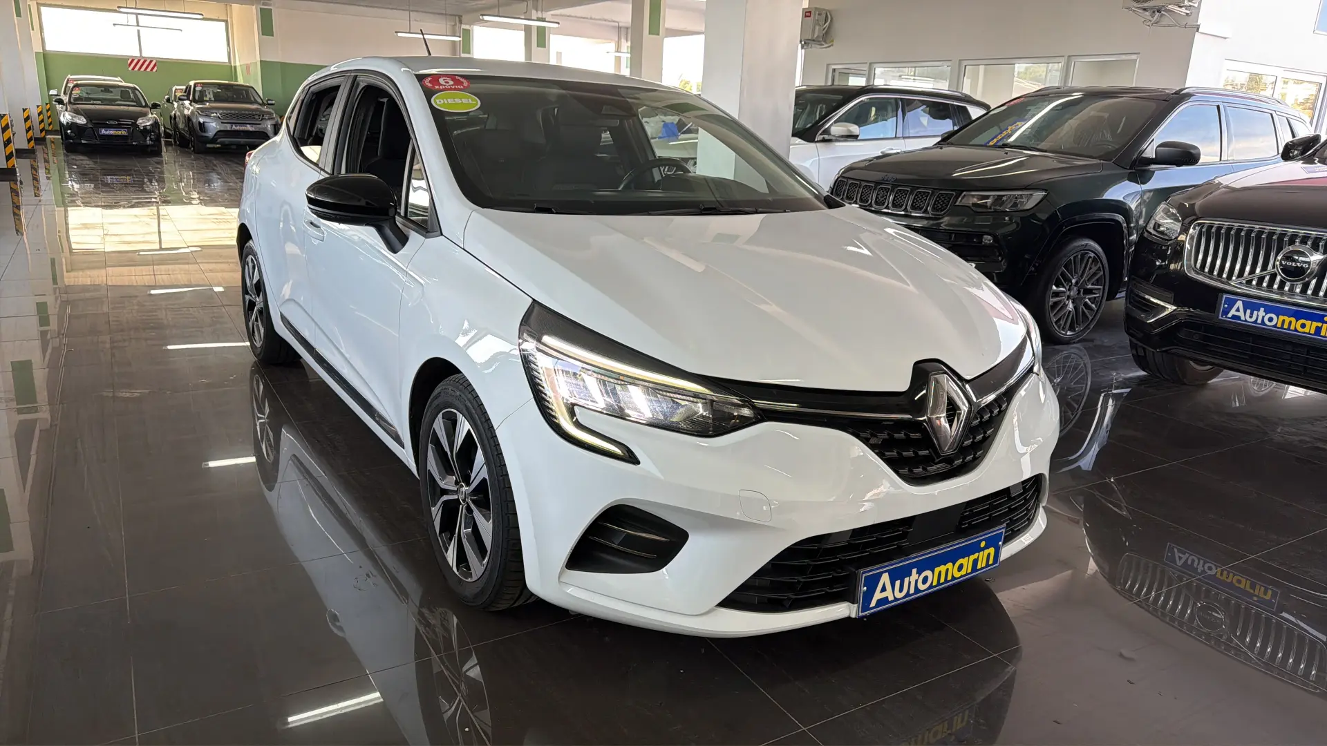 View 3 - Renault Clio - 2022