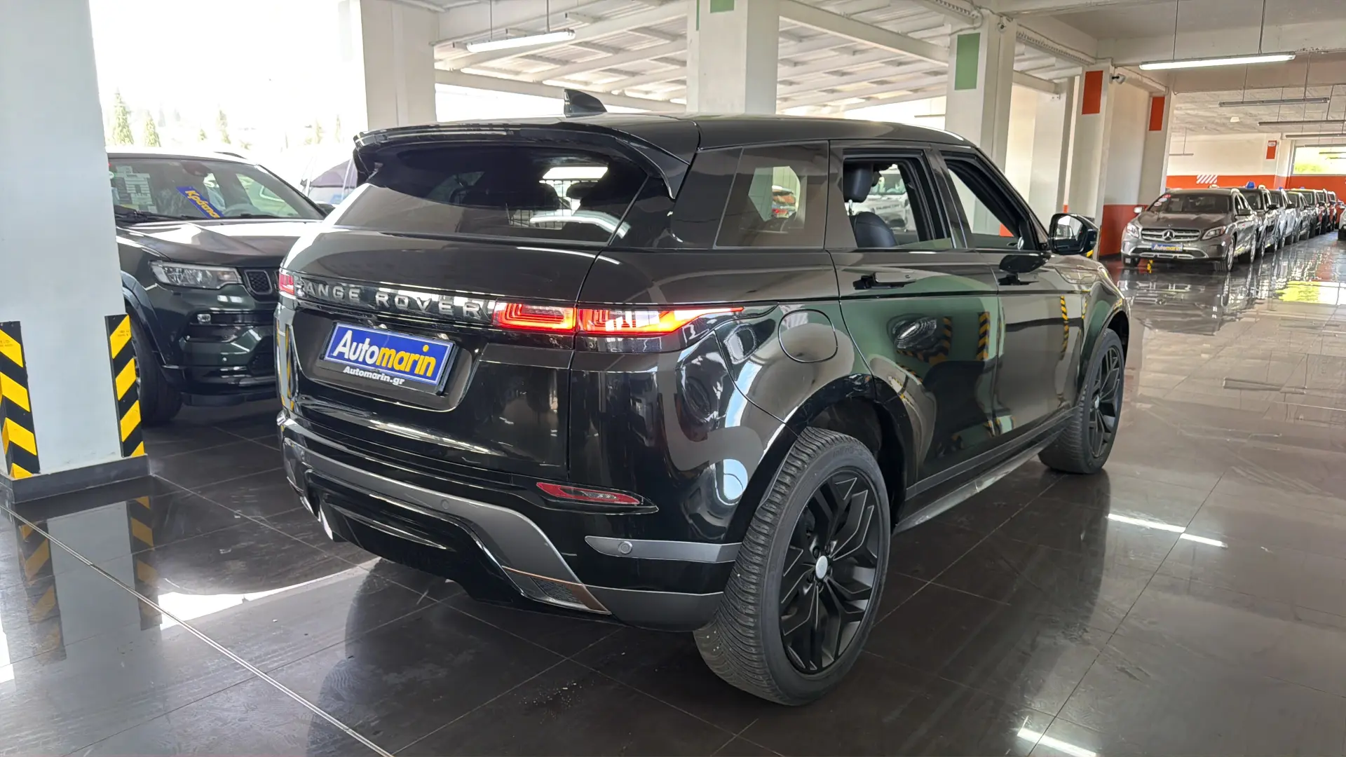 View 4 - Land Rover Range Rover Evoque - 2022