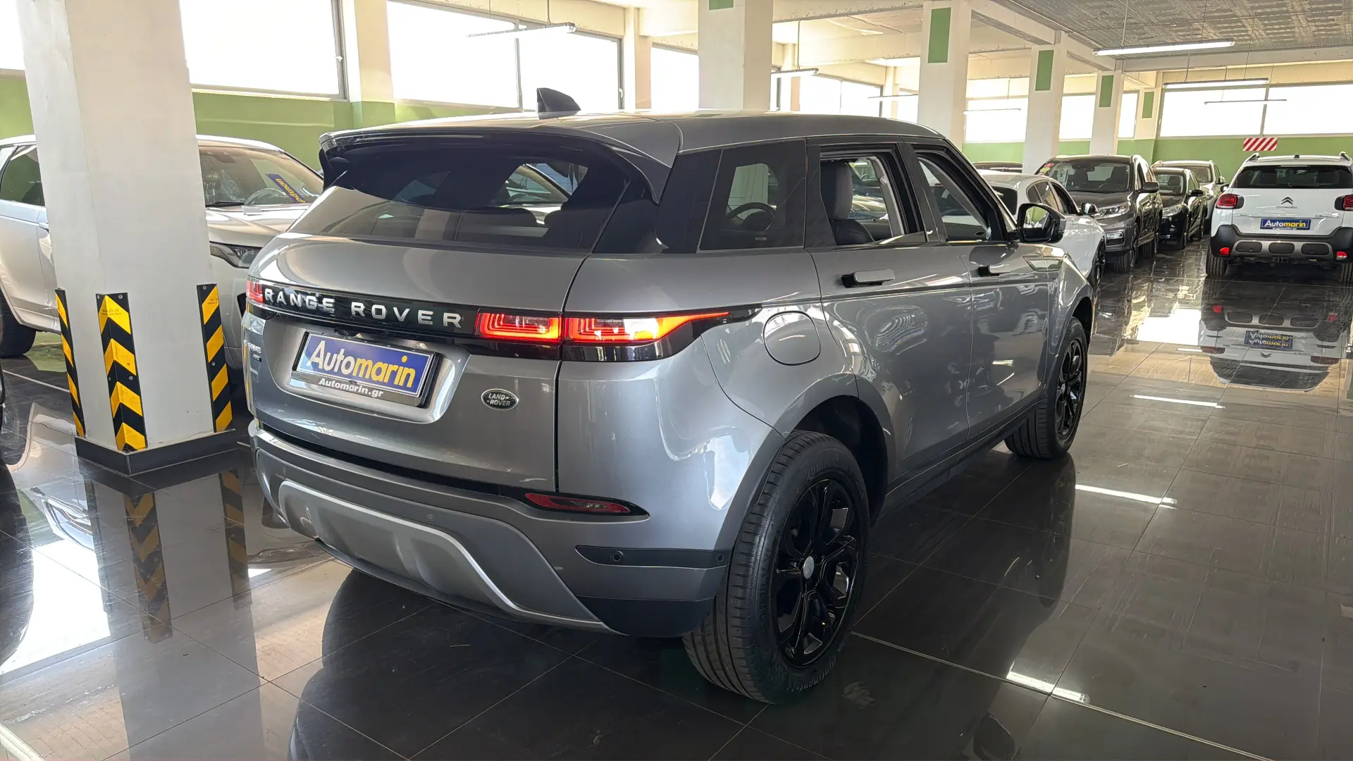 View 4 - Land Rover Range Rover Evoque - 2021