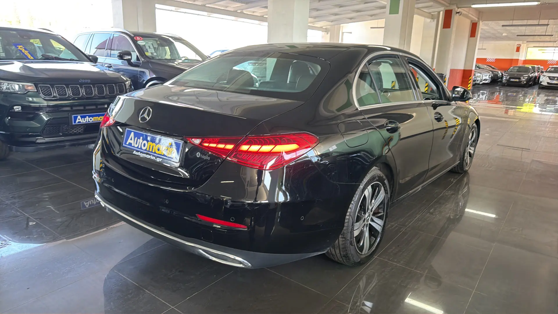 View 4 - Mercedes-Benz C 200 - 2023