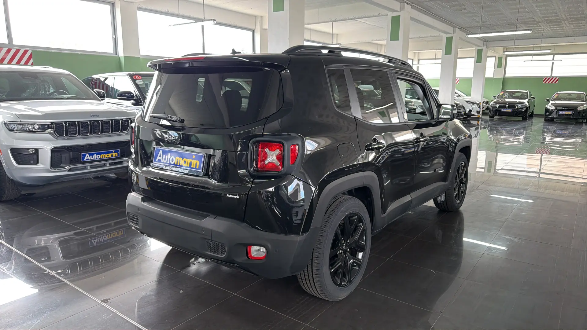 View 4 - Jeep Renegade - 2016