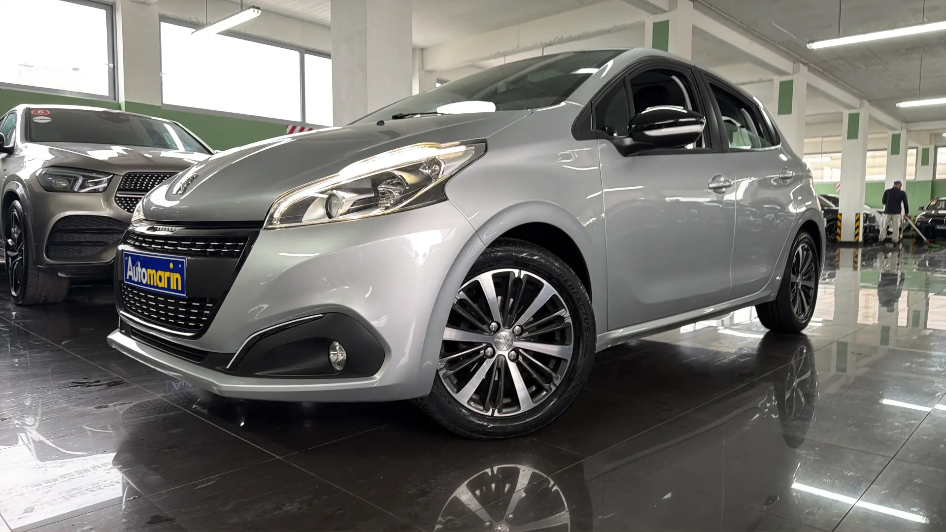 View 1 - Peugeot 208 - 2017