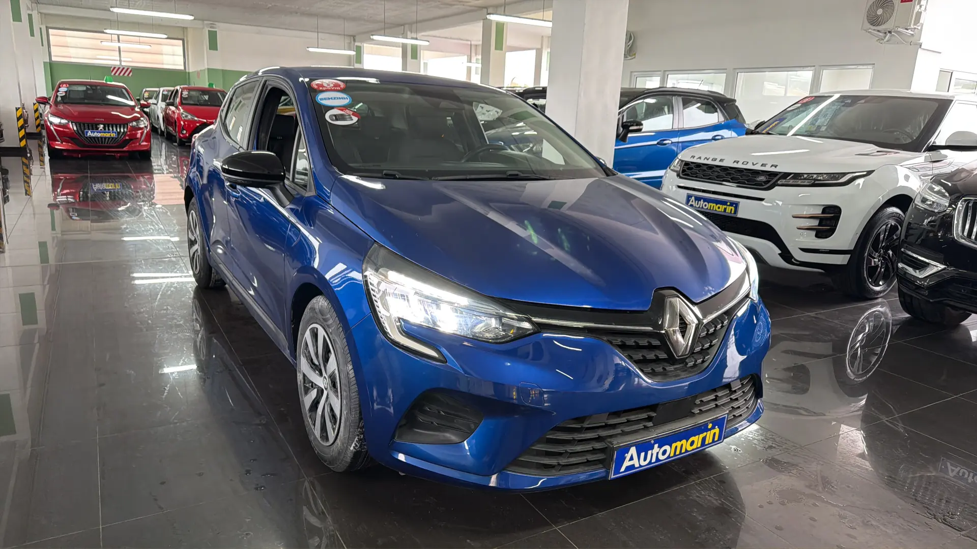 View 3 - Renault Clio - 2023