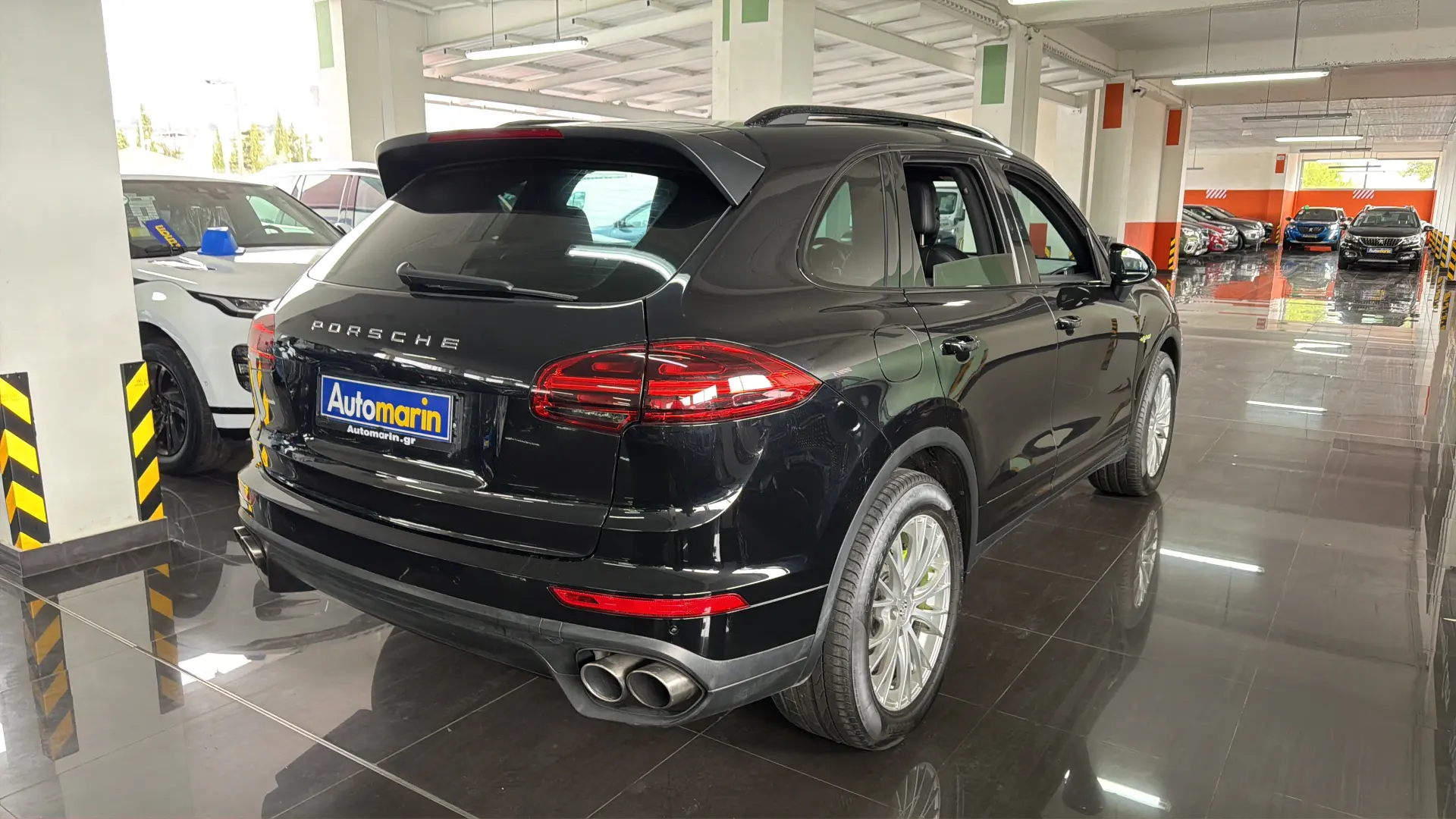 View 4 - Porsche Cayenne - 2016
