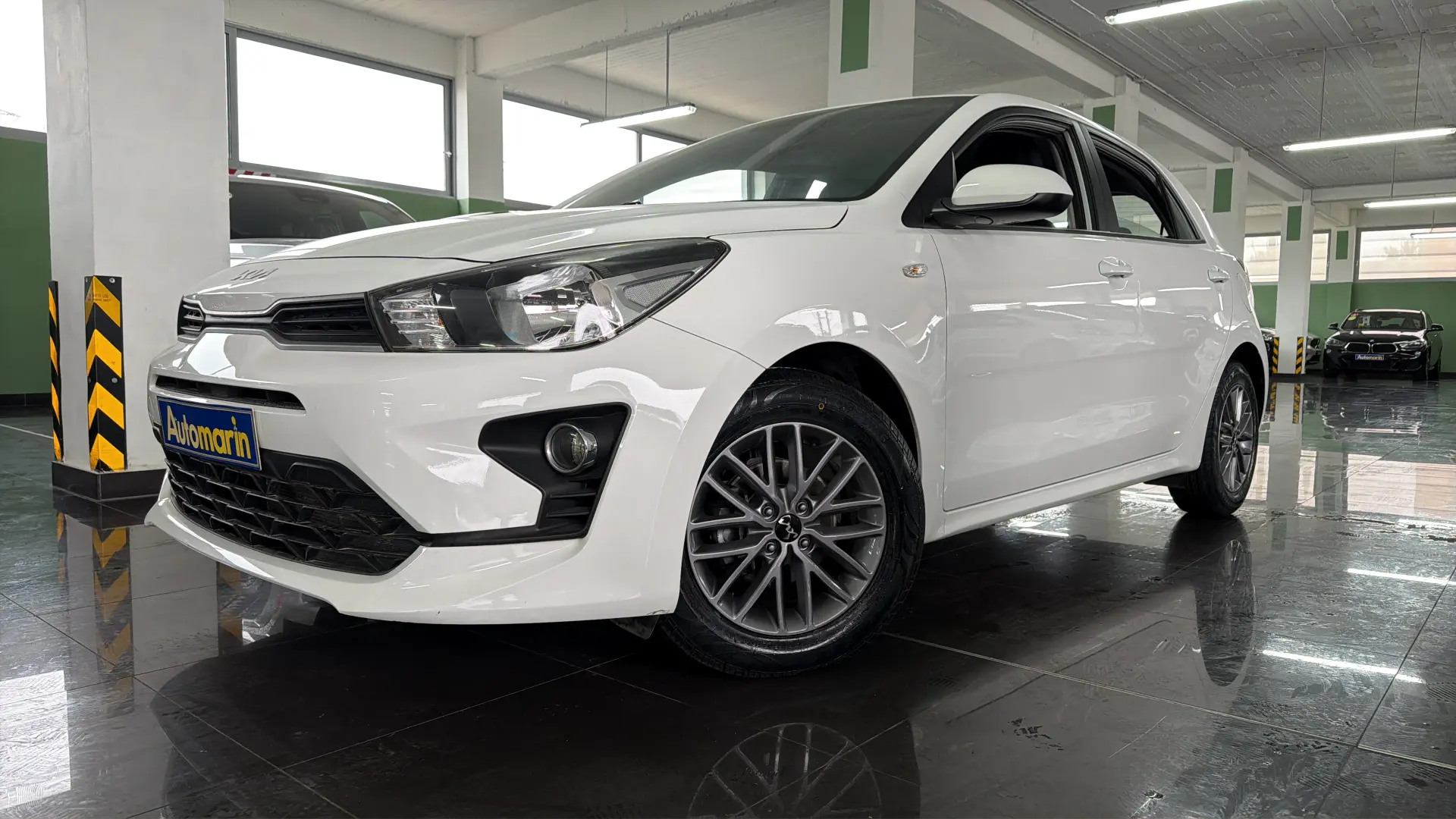 View 1 - Kia Rio - 2021