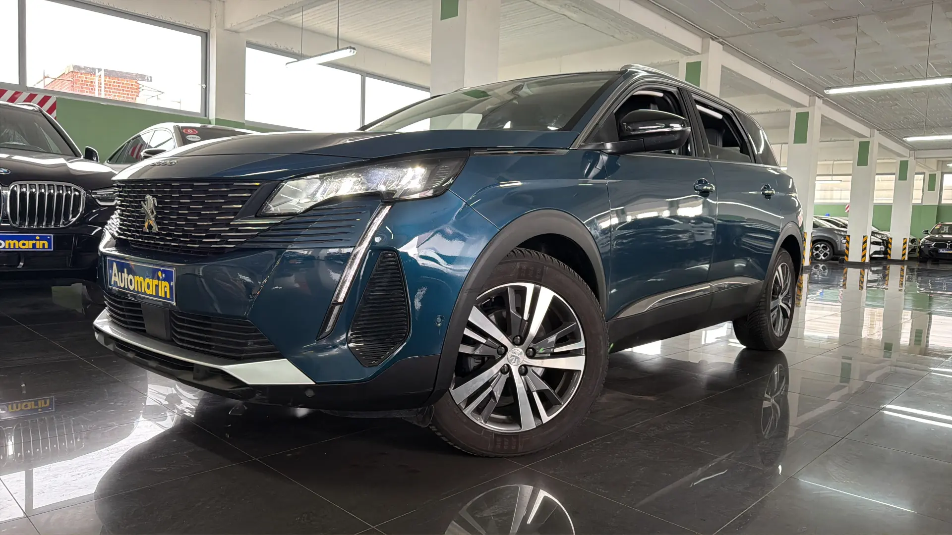 View 1 - Peugeot 5008 - 2021