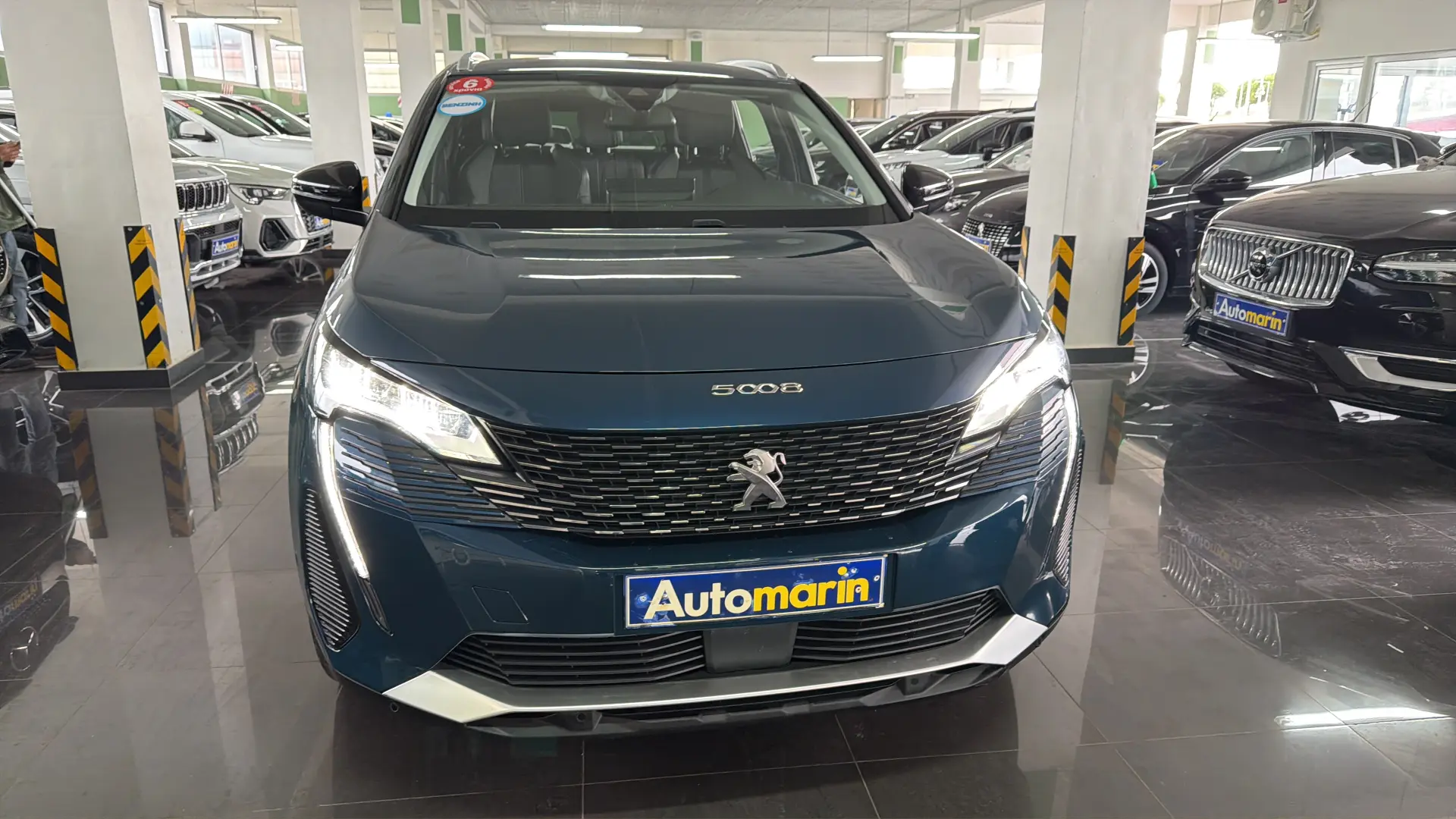 View 2 - Peugeot 5008 - 2021