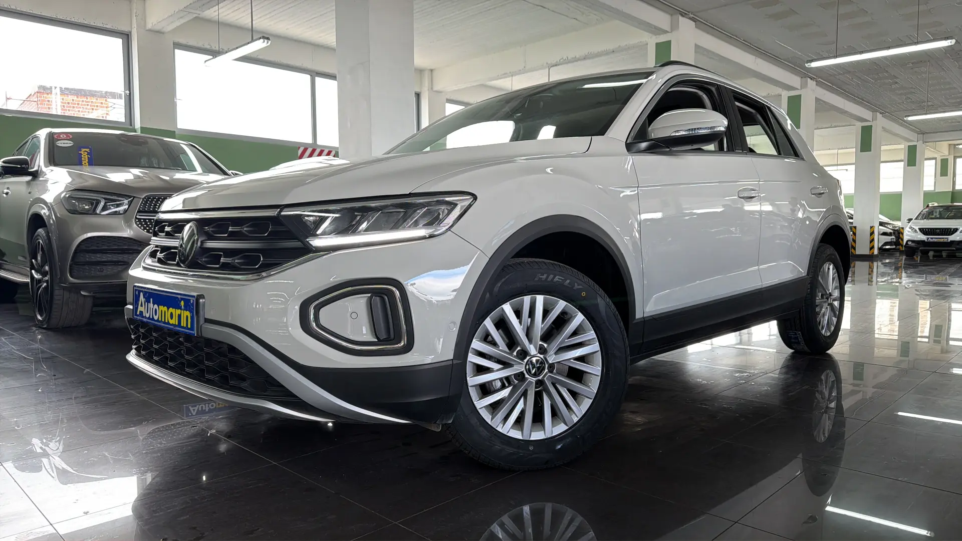 View 1 - Volkswagen T-Roc - 2023
