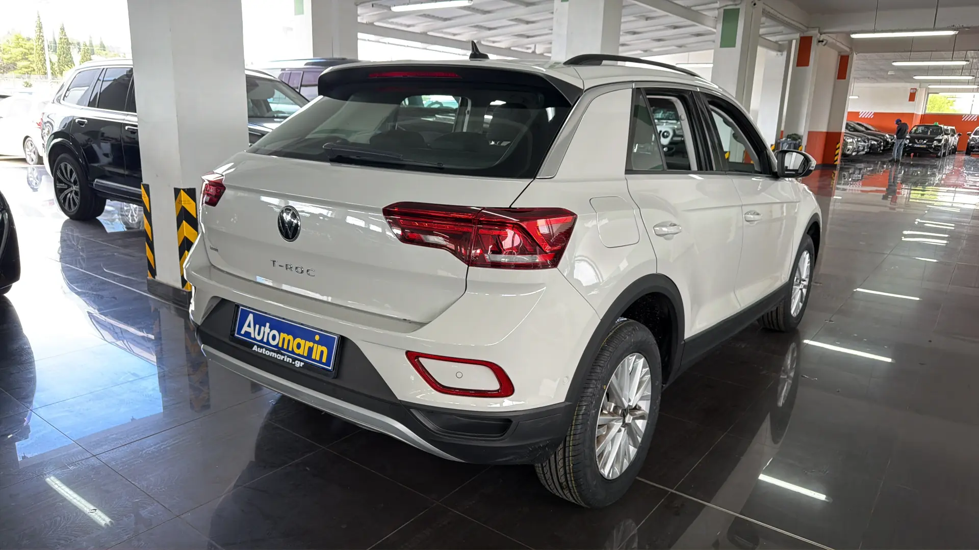 View 4 - Volkswagen T-Roc - 2023