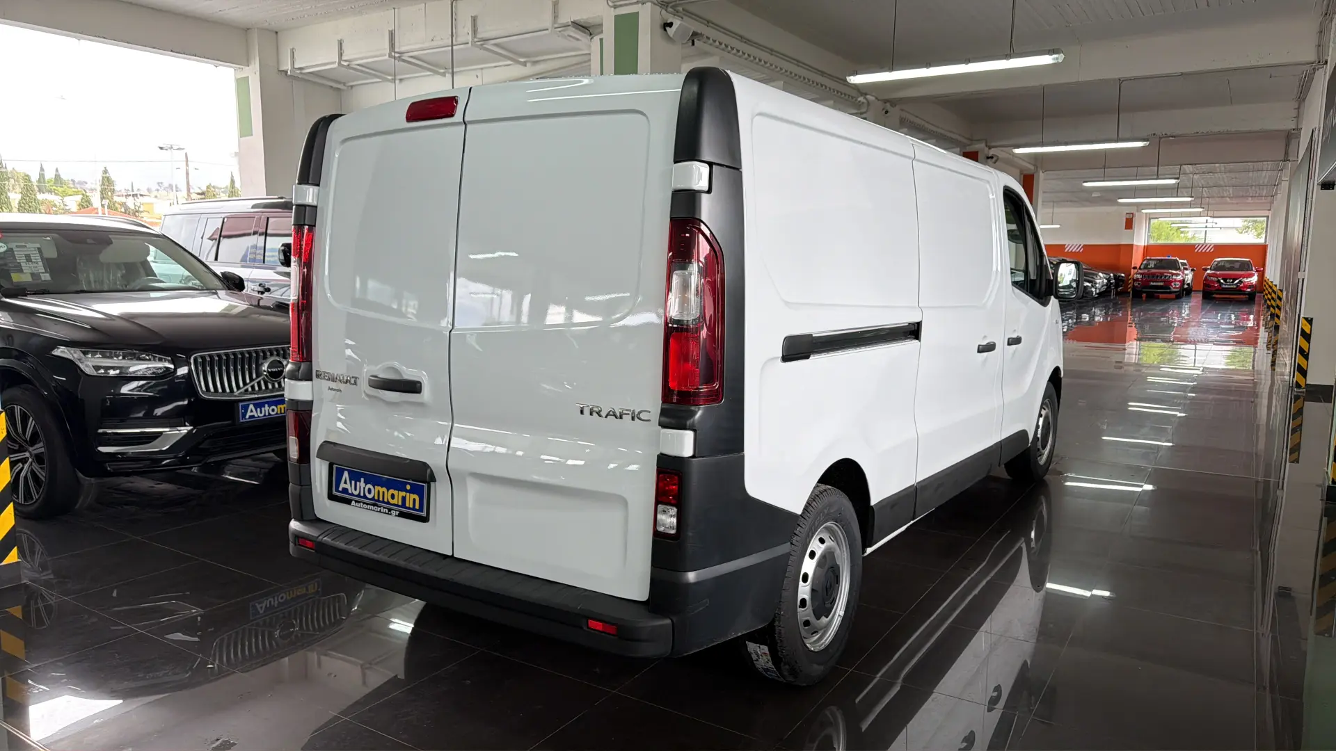 View 4 - Renault Trafic - 2021