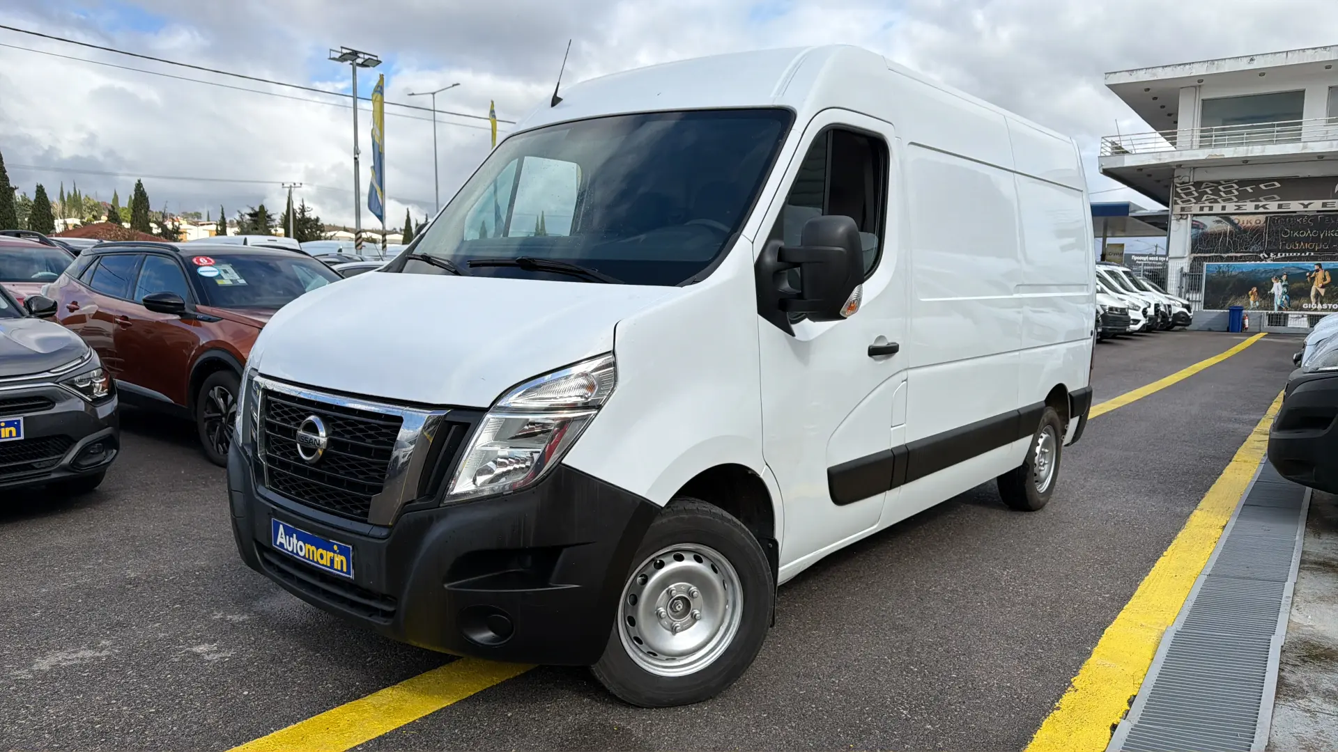 View 1 - Nissan NV 400 - 2020