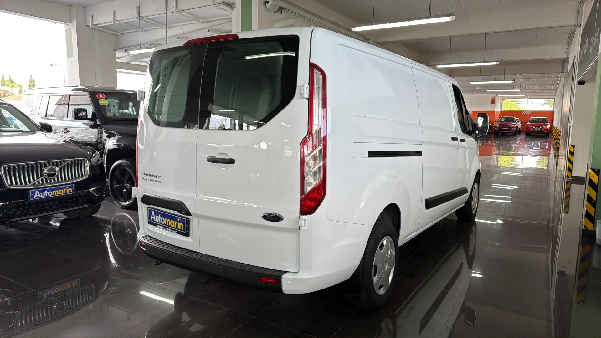 View 4 - Ford Transit - 2022