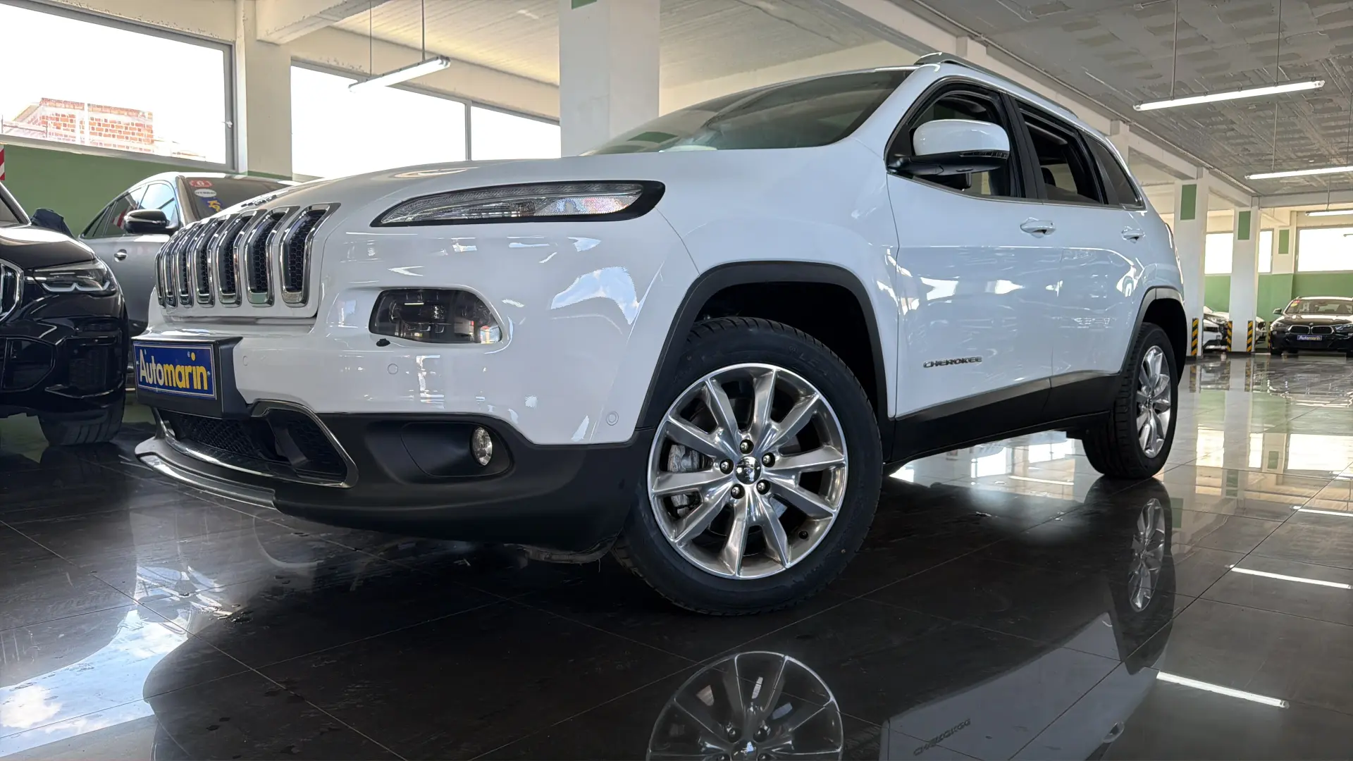 View 1 - Jeep Cherokee - 2015