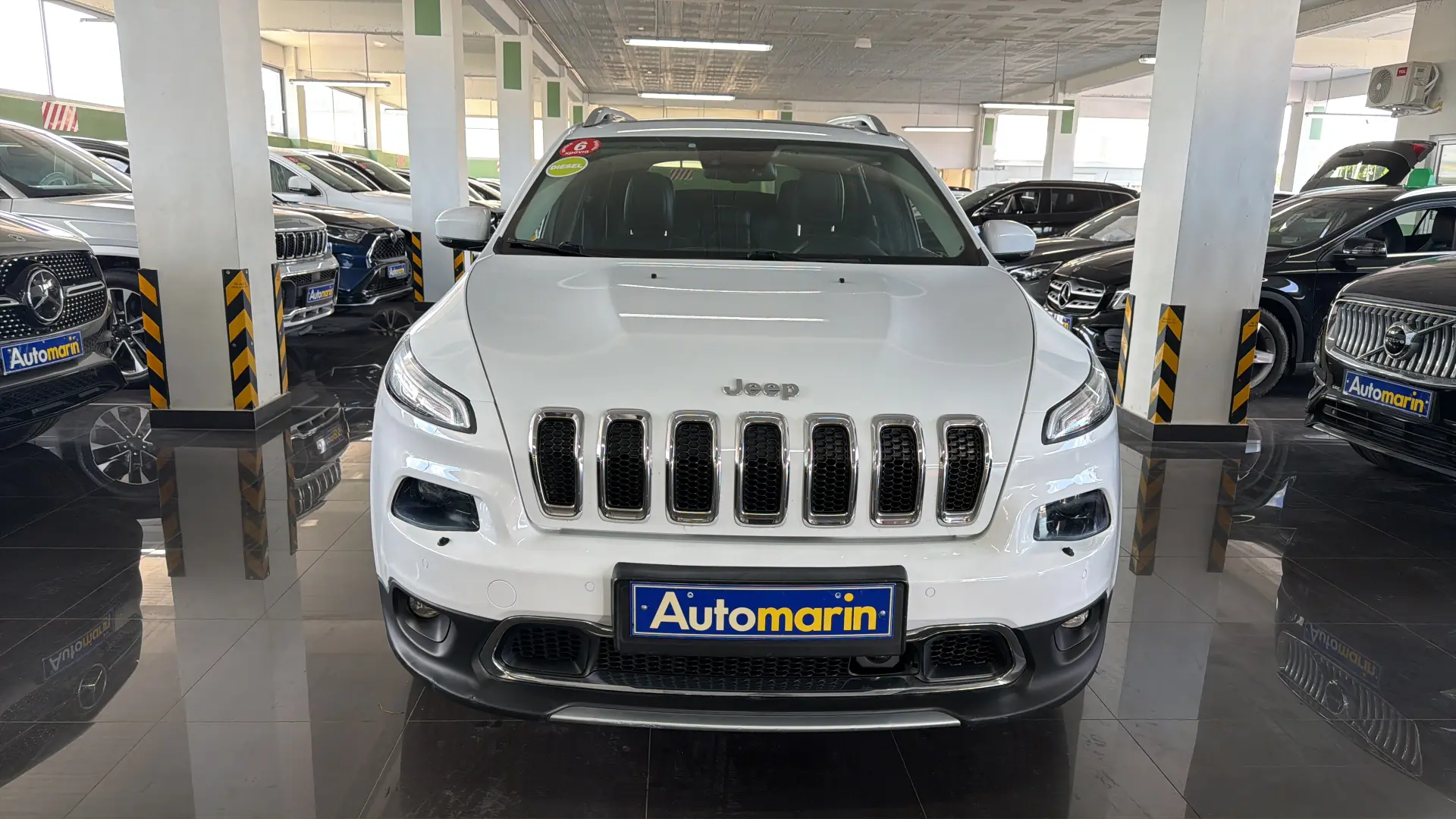 View 2 - Jeep Cherokee - 2015