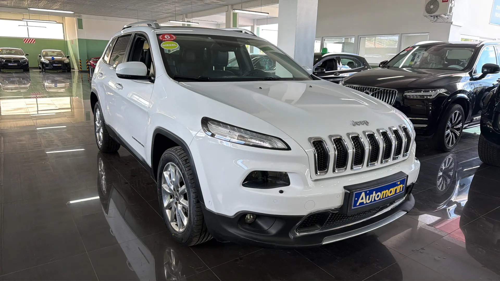 View 3 - Jeep Cherokee - 2015
