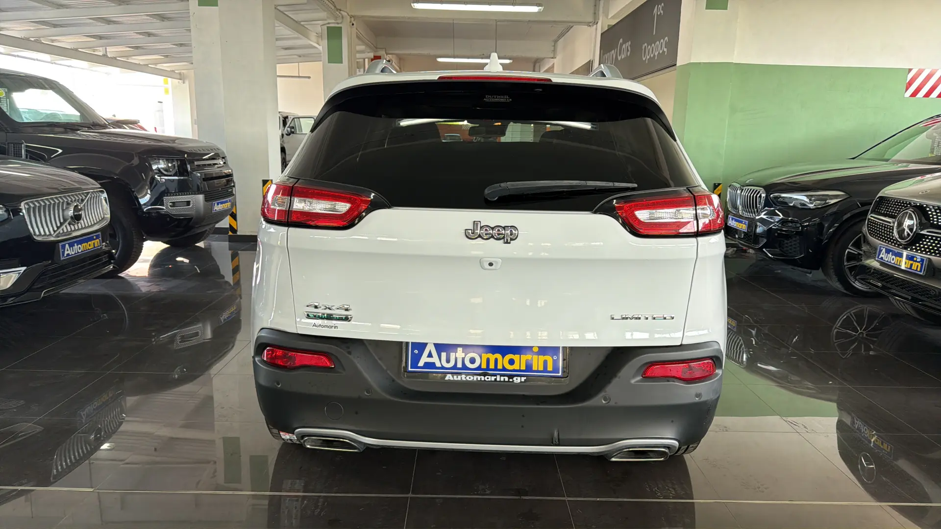 View 5 - Jeep Cherokee - 2015