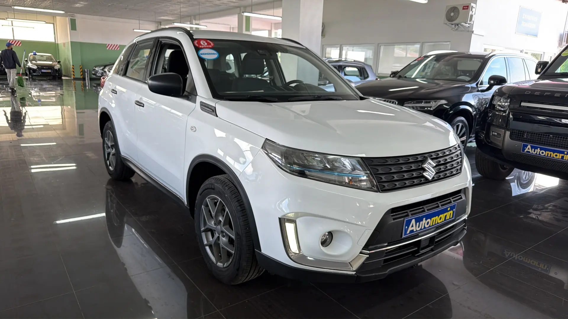 View 3 - Suzuki Vitara - 2023