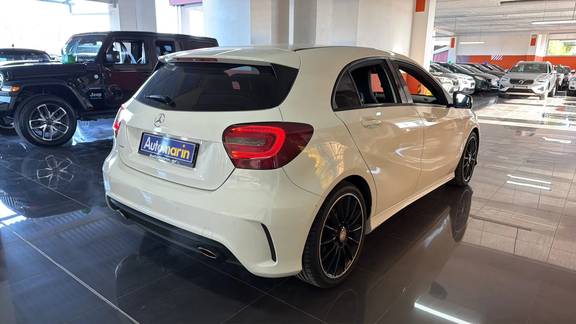 View 4 - Mercedes-Benz A 180 - 2014