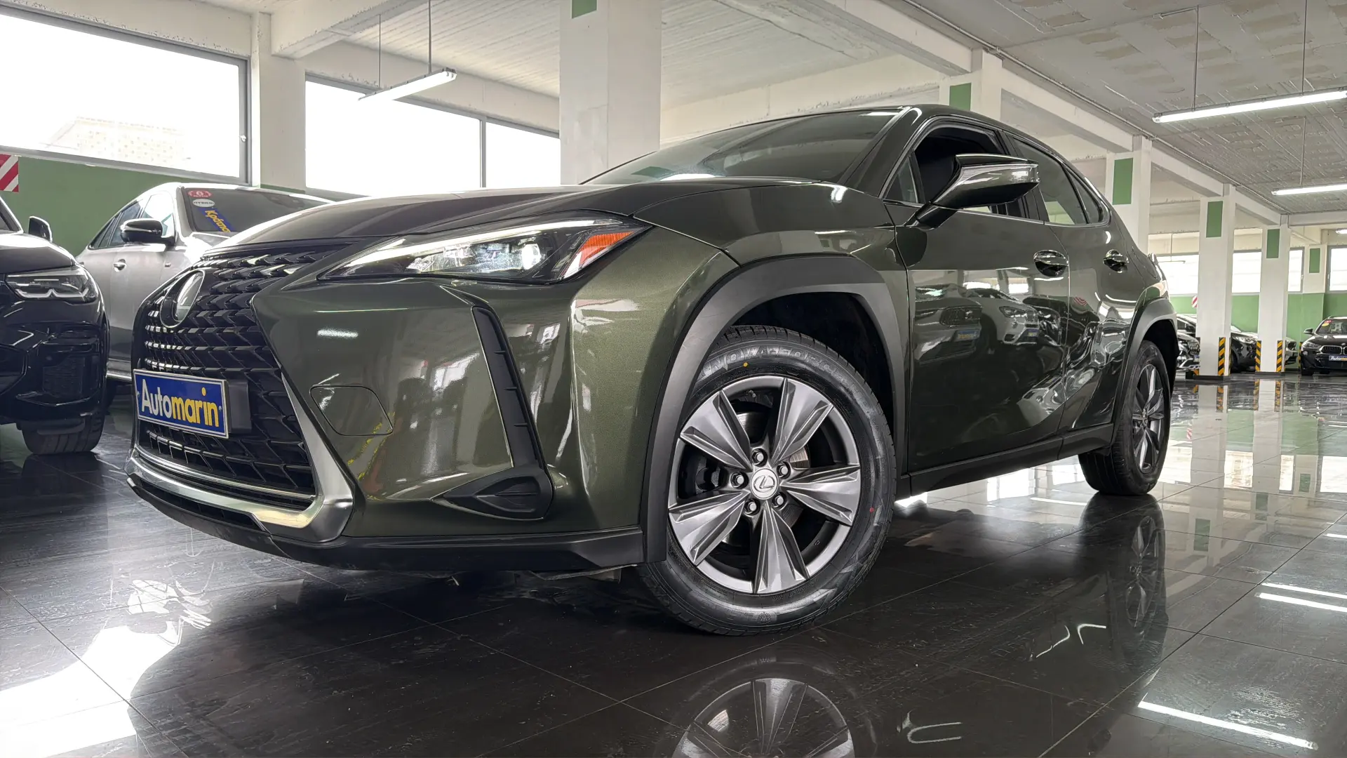 View 1 - Lexus UX - 2022