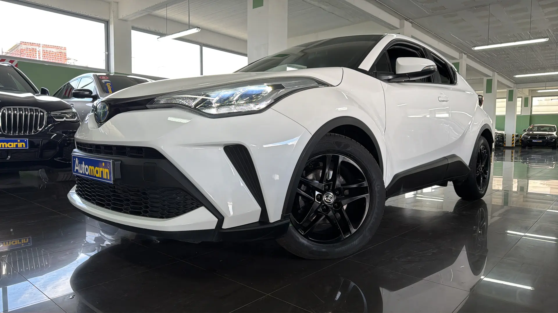 View 1 - Toyota C-HR - 2023