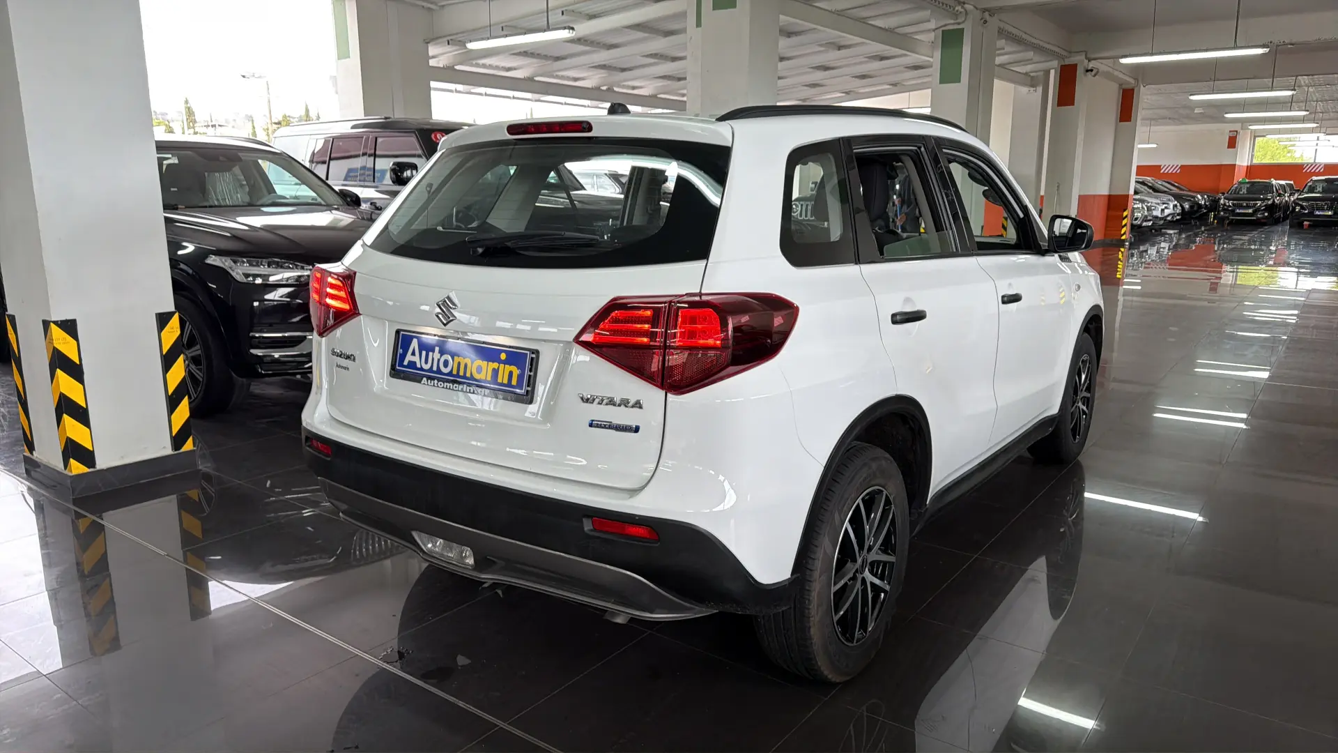 View 4 - Suzuki Vitara - 2024